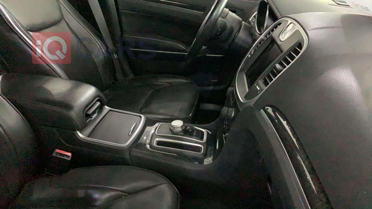 کرایسلەر 300